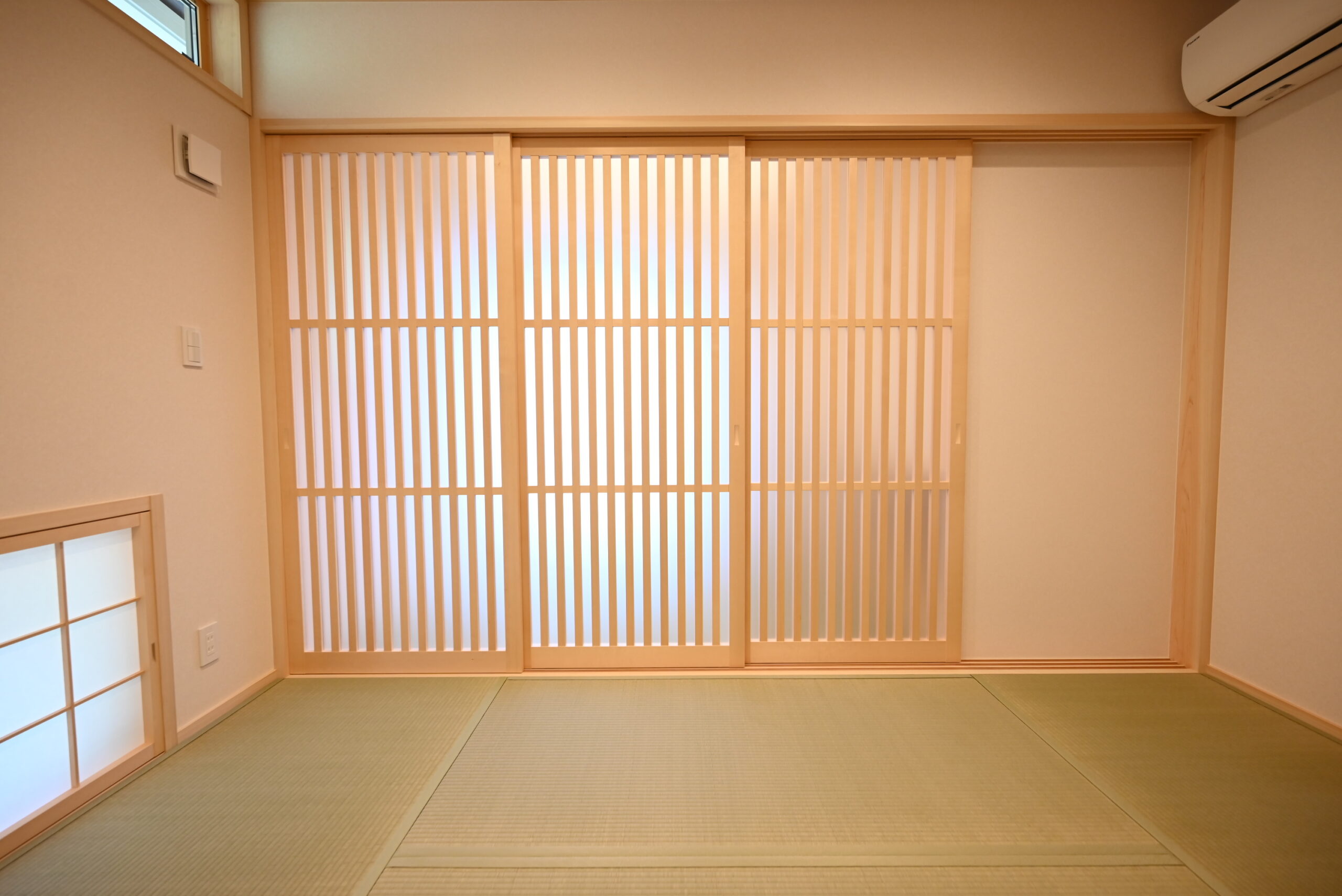 仕切り
和室
造作建具